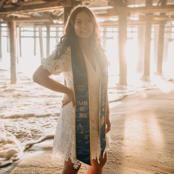 Meet your Posher, Alyssa - Picture 2 of 2